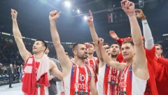URNEBESAN MOMENAT NA DERBIJU U "ARENI" Pogledajte šta je uradila navijačica u crno-belom posle trojke Nedovića (VIDEO)