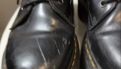 IZGULILI STE KOŽNU OBUĆU Sve što vam je potrebno je jedna stvar iz kupatila i vaše čizme će opet sijati kao nove