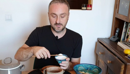 BILJKA KOJA RASTE SVUDA OKO NAS JE PRAVO BLAGO Čisti krvne sudove i pluća, a travar Momčilo otkriva kako se pravilno koristi