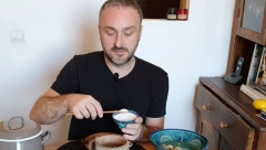 MOĆNA SMOLA RAVNA ZLATU Čuveni travar podelio recept za napitak od kraljevskog tamjana i smole - "Leči i dušu i telo"