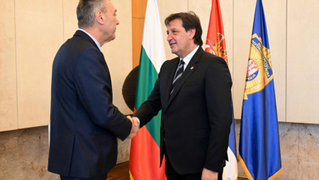 GAŠIĆ SA AMBASADOROM BUGARSKE Jedan od prioriteta u radu MUP-a suzbijanje organizovanih kriminalnih grupa (FOTO)