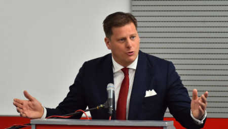 SMIRENOST U KLJUČNIM MOMENTIMA JE ODLIKA NAJBOLJIH Vujko: Čestitke košarkašima Zvezde na trijumfu za istoriju