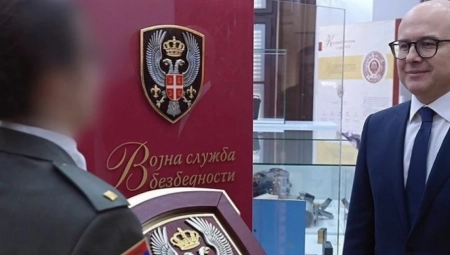 Ministar Vučević posetio Vojnobezbednosnu agenciju (FOTO)