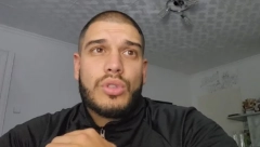 POSVEĆUJE JOJ PESME Dejan Dragojević totalno odlepio za atraktivnom voditeljkom: Mazi je po kosi (FOTO)