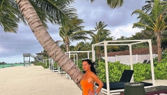 LETUJE TOKOM ZIME Aleksandra Bursać uživa na Maldivima, skinula se, pa pozirala (FOTO)