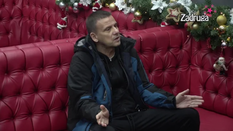"ONA JE NAJNEMORALNIJA" Mikica Bojanić nije štedeo cimerku: IZDALA JE DRUGARICU