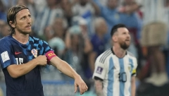 MODRIĆ I "VATRENI" U SUZAMA U subotu poslednji mundijalski ples hrvatskog čarobnjaka (FOTO)