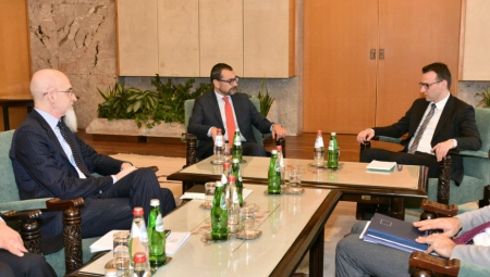 SRBI NA BARIKADAMA BRANE SVOJ OPSTANAK