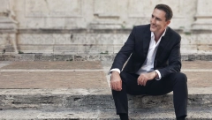 MOJ PREPOZNATLJIV POTPIS Sergej Ćetković obradovao publiku novom baladom "Na prvi pogled" (FOTO/VIDEO)