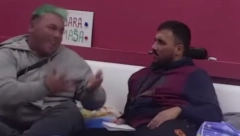 URLAO NA SAV GLAS, PA DOZIVAO MAJKU Novi haos u Beloj kući, Neca i Peca se brutalno potukli (VIDEO)