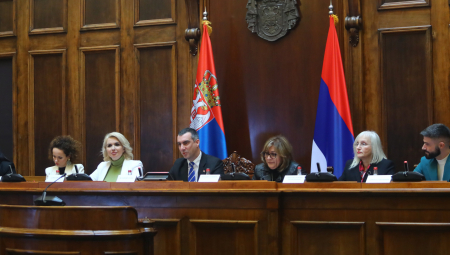 MAMA KAO STUB I OSLONAC PORODICE Velika konferencija u Domu Narodne skupštine (VIDEO)