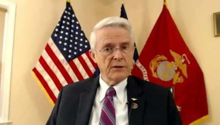 BIVŠI AMERIČKI SENATOR Borićemo se do poslednjeg Ukrajinca, ne zanima nas koliko će poginuti žena, dece, civila, vojnika (VIDEO)