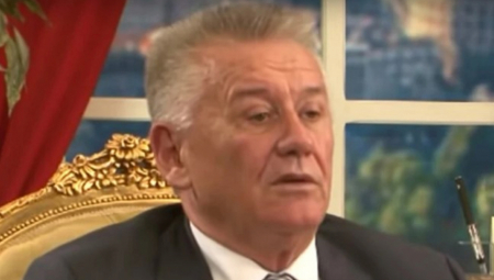 VELJU ILIĆA UJELA ZMIJA Političar je pre godinu dana imao još veći peh