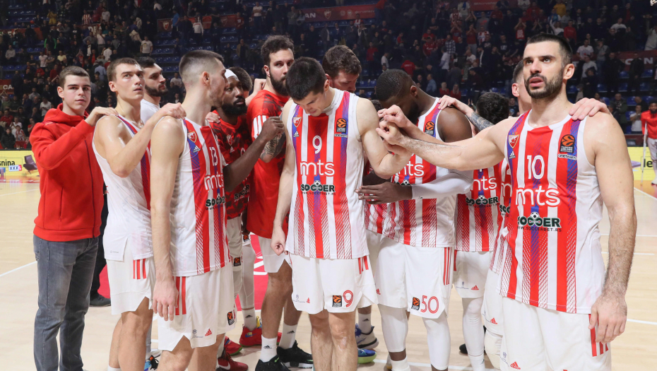 U ČAST MIHAJLOVIĆA Meč Zvezde i FMP-a u "Pioniru" počeo minutom ćutanja