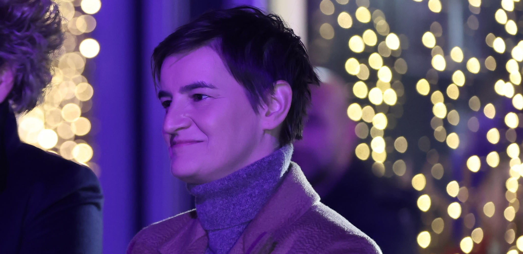 ANA BRNABIĆ PROŠETALA SA MAJKOM RUŽICOM: Premijerka veoma liči na nju, a i savršeno su uparile modne kombinacije