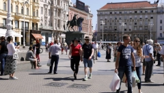 PREVIŠE SRPSKI Hrvati hoće da proteraju reč "zdravo" iz svog jezika