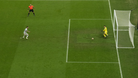 (NE)SPORNA SITUACIJA Da li je Francuska oštećena u finalu? (VIDEO)