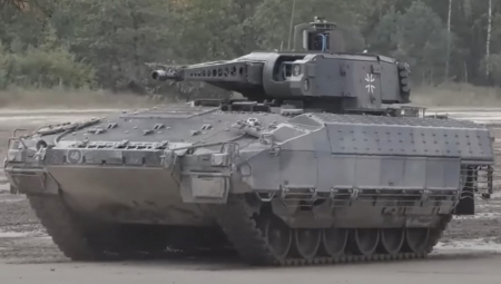 MOĆNI "ČELENDŽER" OSTAO ZAGLAVLJEN U BLATU! Britanci priznali: Nemoćan je za borbu (FOTO)