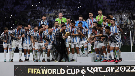ŽIVIMO TRENUTKE O KOJIMA SMO SANJALI Argentinci blistaju posle titule