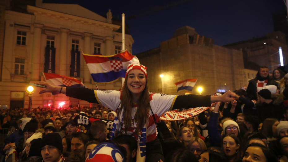 DŽABA IM USPEH, KADA NE ZNAJU DA GA PROSLAVE Novi skandal u režiji Hrvata, ponovo pevali ustaške pesme