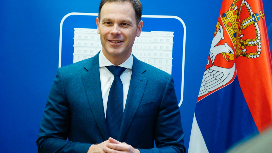 PRAZNIK JE VREME DA SE PODSETIMO PRAVIH VREDNOSTI Mali čestitao Božić vernicima koji slave po gregorijanskom kalendaru