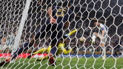 ARGENTINA U FINALU POSTIGLA (NE)REGULARAN GOL Prekršeno pravilo fudbalske igre, sudije pogurale Mesija i drugove ka tituli? (VIDEO)