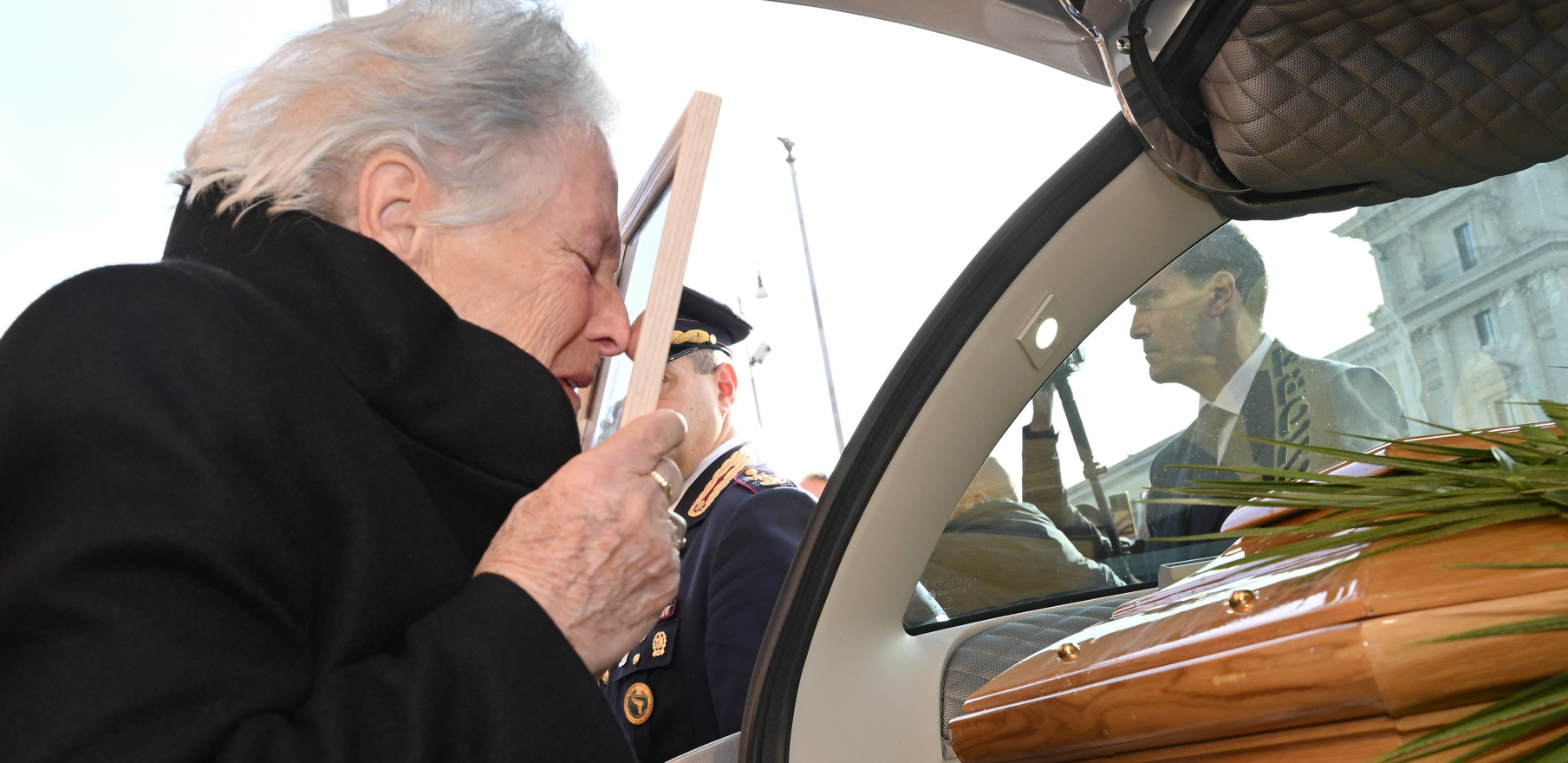 POTRESNO Sinišina majka ispraća sina na večni počinak (FOTO)