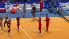 LUDI NOLETOV PLES Đoković nije mogao igra tenis, ali je napravio veliki šou (VIDEO)
