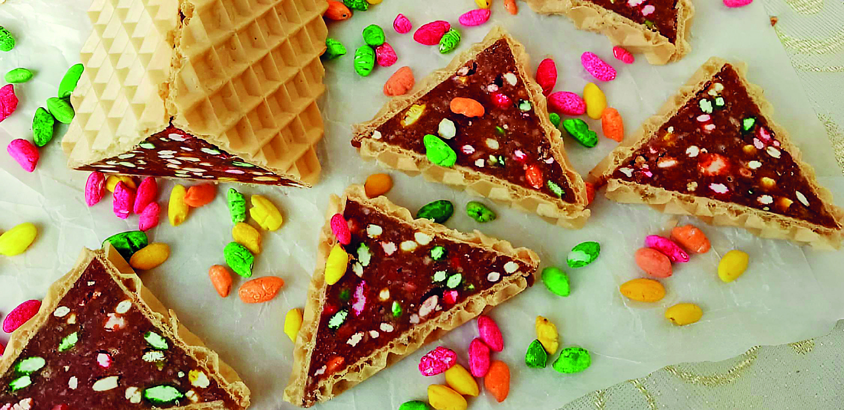 NAPRAVITE OD JEDNE SMESE TRI OBLANDE Kulinarska blogerka Jovana Krstić nam je otkrila kako da vam kolači uspeju