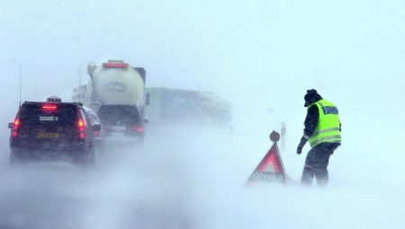 AMERICI PRETI "CIKLON BOMBA!" Bajden se hitno oglasio!