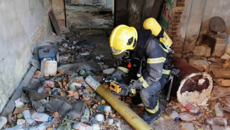 MUP DEMANTOVAO LAŽNE INFORMACIJE Nije bilo štetnog otpada u fabrici koja je izgorela na Bulevaru despota Stefana!