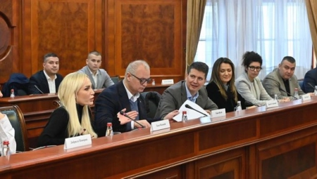 ZA PROJEKTE ODVOJENO 1,4 MILIJARDI DINARA Vesić: Ravnomerni razvoj zemlje ključan za dalji napredak Srbije (FOTO)