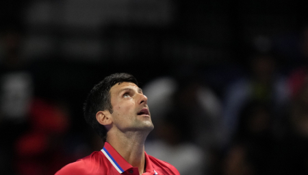 NOVAK SKRHAN BOLOM Ovako se Đoković oprostio od Pelea (FOTO)