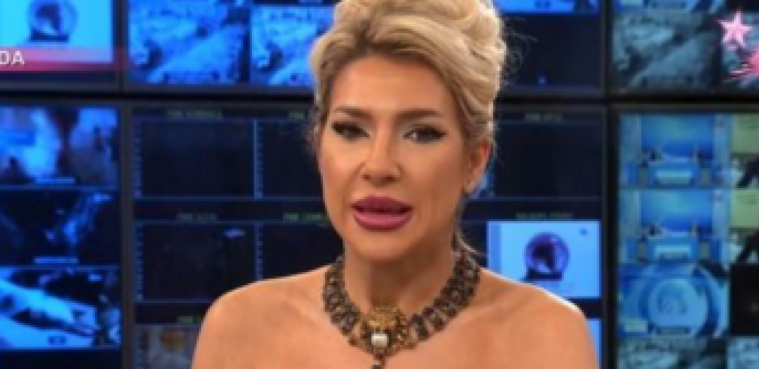 RUKAVICE OD LATEKSA Jovana Jeremić u nikad vrelijem izdanju: ŠLIC SKORO DO KUKA (FOTO)