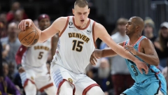 JOKIĆEVA AMAJLIJA Raznežićete se kada vidite koji predmet nosi srpski centar na svakoj utakmici (FOTO)