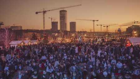 VESELO I KRAJ SAVE, A BIĆE I VATROMET U PONOĆ Nastupom Marka Louisa počeo doček na Sava promenadi