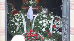 SAHRANJEN MILAN LAĆA RADULOVIĆ Večno počiva pored majke i brata! Futa nad grobom sina briše suzne TUGA I JECAJI PORODICE I PRIJATELJA(FOTO/VIDEO)