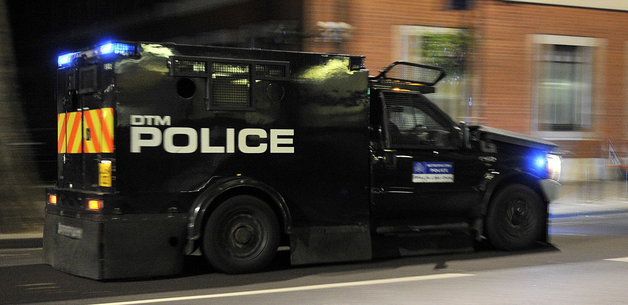 147 DEMONSTRANATA UHAPŠENO, 10 POLICAJACA POVREĐENO Talas nasilja u Velikoj Britaniji