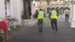 HITNO IZBAČEN NAPOLJE Obezbeđenje izvelo Zadrugara zbog agresivnog ponašanja, NASRNUO NA VIŠE NJIH
