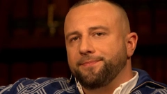 OVA FATALNA PLAVUŠA JE ŽENA DADE POLUMENTE Krije je i čuva od svih, a evo zašto svi bruje o njoj! (FOTO)