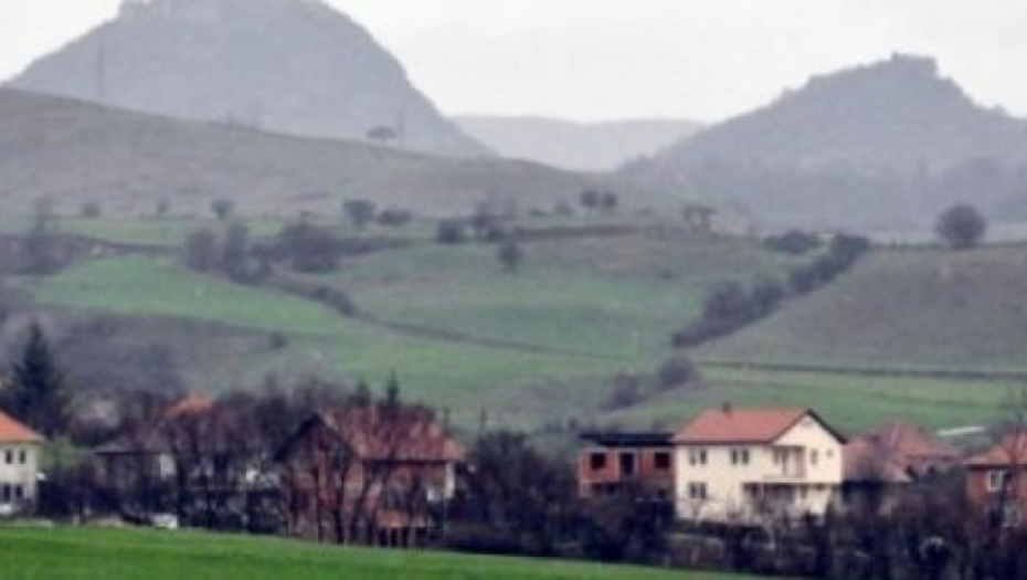 SVAKE NOĆI STRAŽARE U ŠTALI Slaviša oženio Raziju i navukao bes albanskih komšija, a oni im poručuju samo jedno