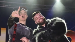 NAPRAVILI SPEKTAKL ISPRED SKUPŠTINE! Nucci i Vojaž oduvali sve, a reperov stajling svi komentarišu (FOTO)