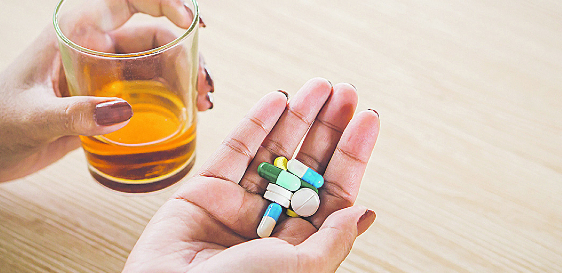 SMEJU LI LEKOVI I ALKOHOL? Ne, nikako ne smete da pijete ako uzimate ove medikamente