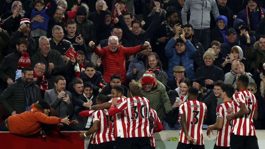 "PČELICE" IZUJEDALE LIVERPUL Debakl ekipe Jirgena Klopa