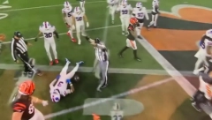 STRAŠNA DRAMA U SAD! NFL zvezdi se bore za život, samo se srušio na utakmic, ceo svet je ostao u šoku