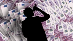 " U BANCI NISU IMALI DOVOLJNO NOVCA DA ME ISPLATE" Od prvog albuma je zaradio milion maraka,  pobedio je Lepu Brenu, a evo gde je sada poznati pevač