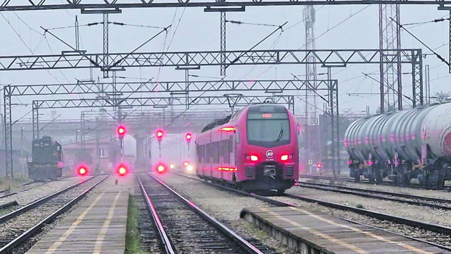 ZAPALILA SE LOKOMOTIVA NA BARSKOJ PRUZI Nema povređenih