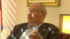 "SIMBOLIZUJE SARADNJU ALBANACA I NACISTA" Efraim Zurof o sramnoj rehabilitaciji ozloglašenog Džafera Deve