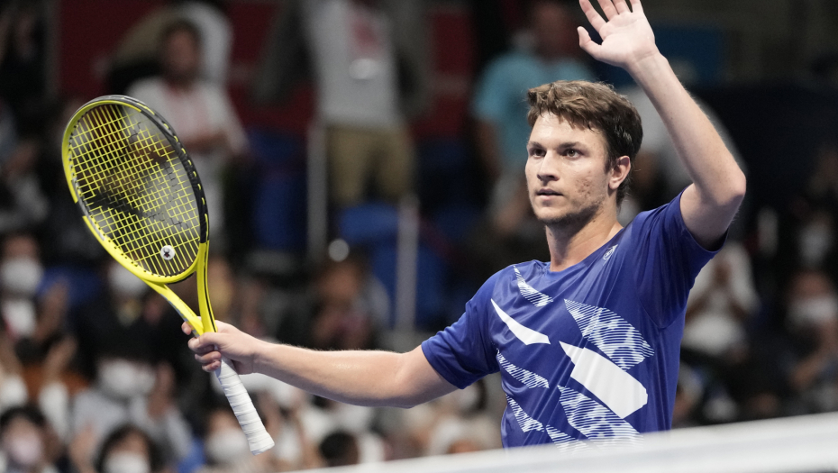 DOBRE PARTIJE NA TRAVI Kecmanović se plasirao u četvrtfinale Istborna