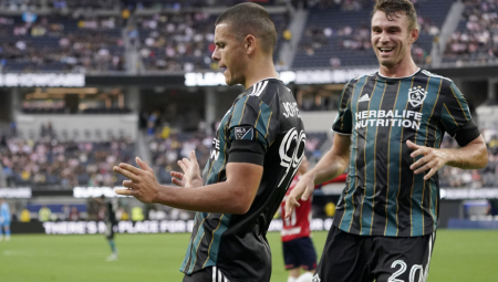 SRBIN U VELIKOM STILU OTVORIO SEZONU Joveljić već počeo da rešeta (VIDEO)